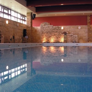 Piscina-indoor-pietra